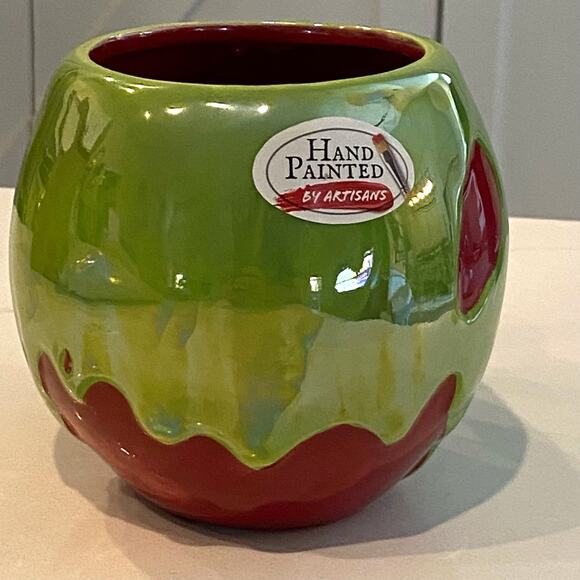 Disney Villains Snow White Poison Apple Iridescent Ceramic Mug Halloween NEW - Picture 4 of 8